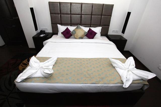 Oyster Airport Hotel Haydarabad Dış mekan fotoğraf